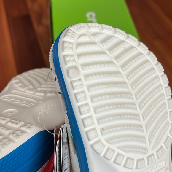 Hello Kitty Crocs - Picture 7 of 8